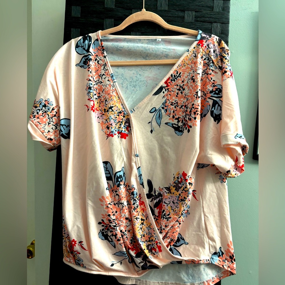 Floral Top - Picture 2 of 4
